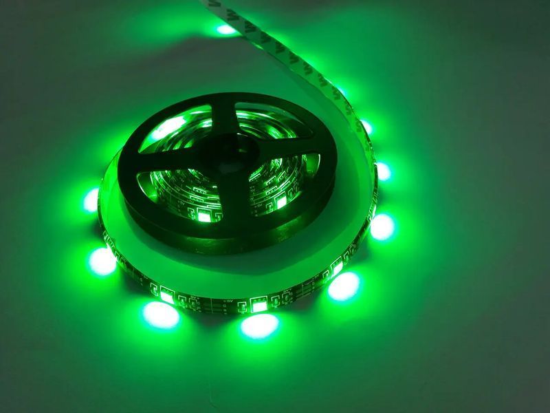Стрічка світлодіодна RGB 5050 2м з пультом для підсвічування телевізора, монітора, меблів від USB sp5521348 фото