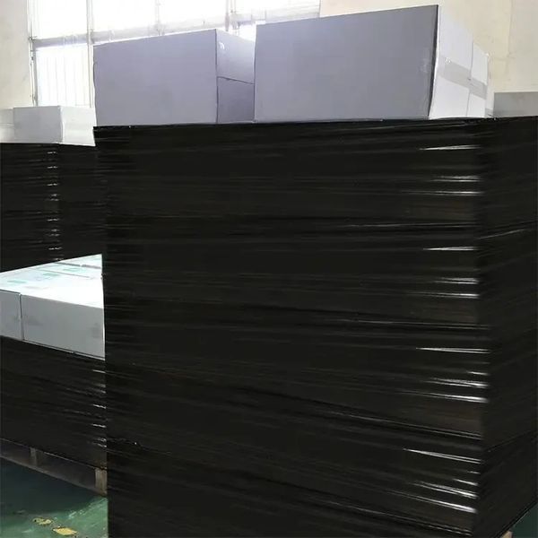 Стрейч плівка 17 мкм &mdash; 500 мм &times; 2.2 кг &mdash; чорний / 220 м NN17522 фото