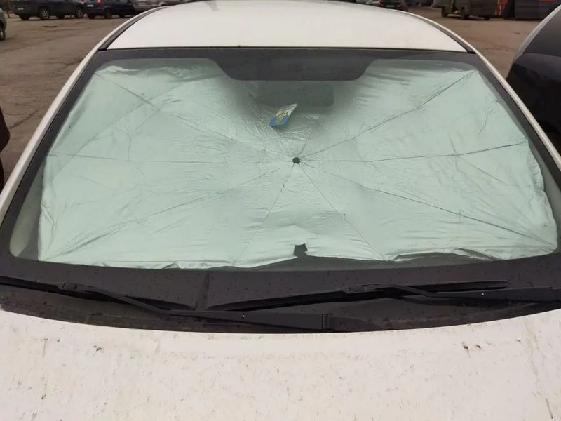 Автомобільна сонцезахисна парасолька на лобове скло 78х136 см NN78136 фото