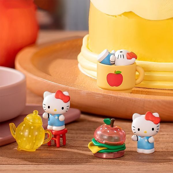 Фігурка-сюрприз "Яблучний воркшоп" Pop Top Hello Kitty 24WH-007 в асортименті 24WH-007 фото