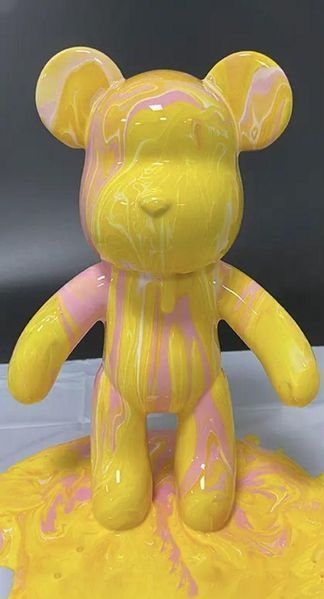 Флюїдне ведмежатко fluid bear bearbrick, 23 см, з фарбами YELLOW YELL23 фото