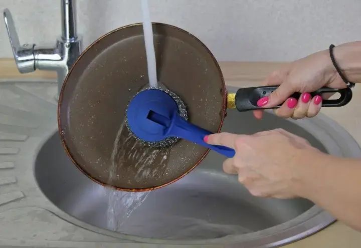 Щітка з довгою ручкою для чищення посуду, посуду, сковороди BRUSH AND-4-20-600 2052849 фото